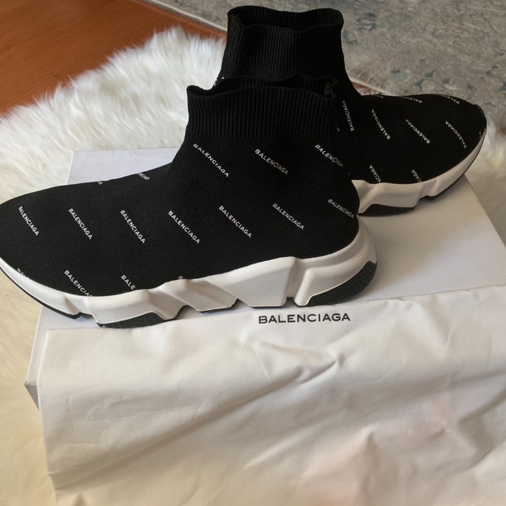 Balenciaga
Black All Over Logo Speed Sneakers SOLD